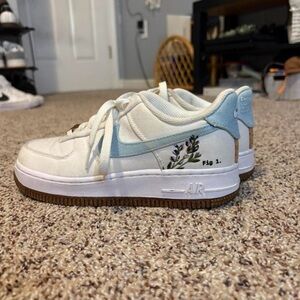 Nike White and Light Blue Floral Sneakers